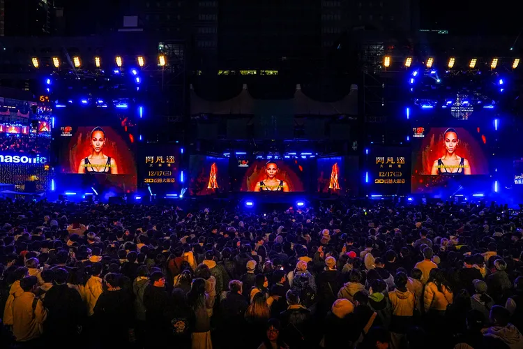 《阿凡達：火與燼》柔伊莎達娜為台灣觀眾揭曉最新電影片段。二十世紀影業提供