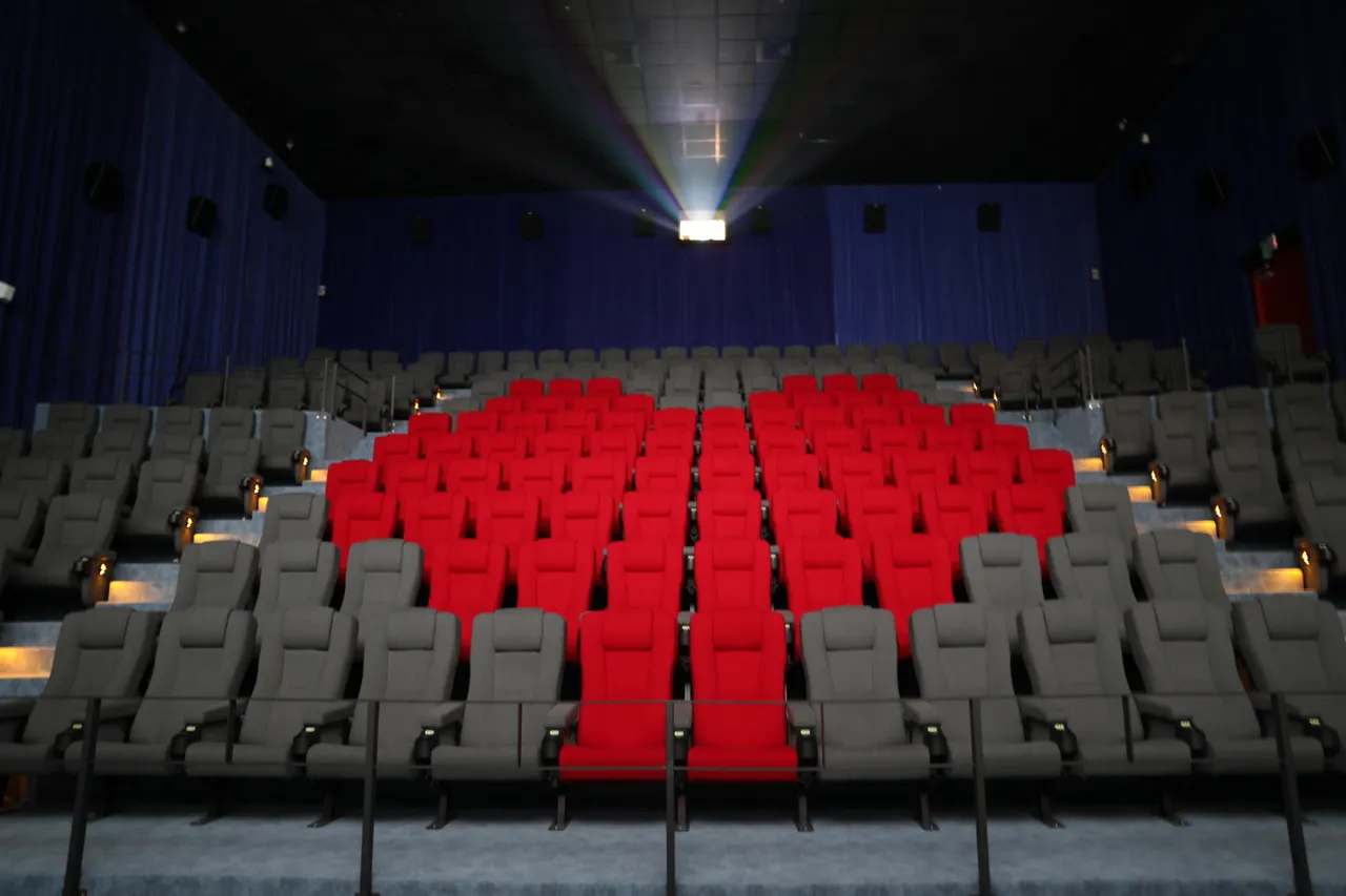 宏汇广场上电影院突然倒了！美丽新宏汇影城只营业到今天