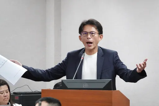 黄国昌预告提案弹劾赖清德！民众党：「巨婴政府」把国会监督妖魔化