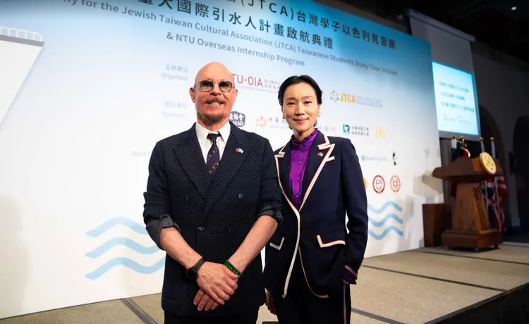 坣娜與老公薛智偉共同創立「猶台文化交流協會（JTCA）」。翻攝薛智偉坣娜猶台文化交流協會臉書