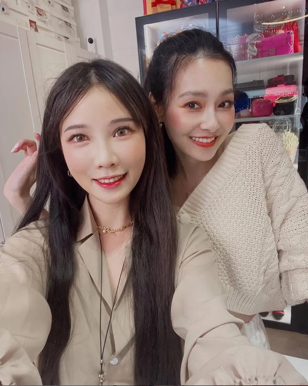 王思佳（右）与咪妃是闺蜜。咪妃KIDS提供