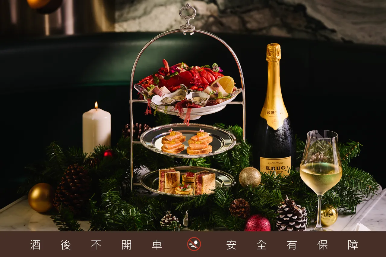 Tilt 與 Cooper 推出冬季限定三層塔，龍蝦、生蠔到魚子醬一次登場，搭配香檳更顯慶祝氛圍。業者提供