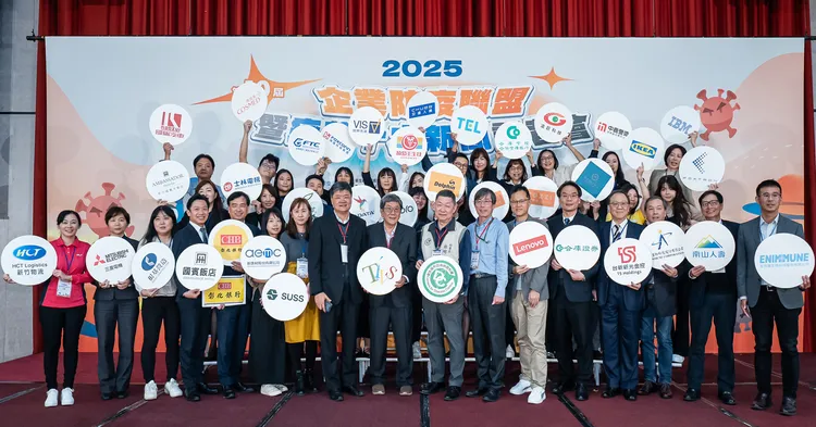 2025疫苗十大新闻揭晓　台湾从儿童到高龄全面强化疫苗防护