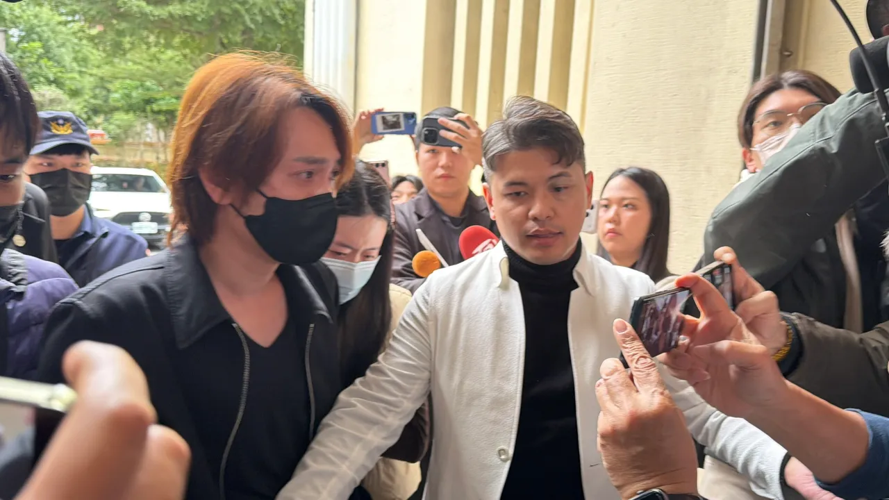 曹西平干儿子赴殡仪馆认尸　忍泪：我先处理后事