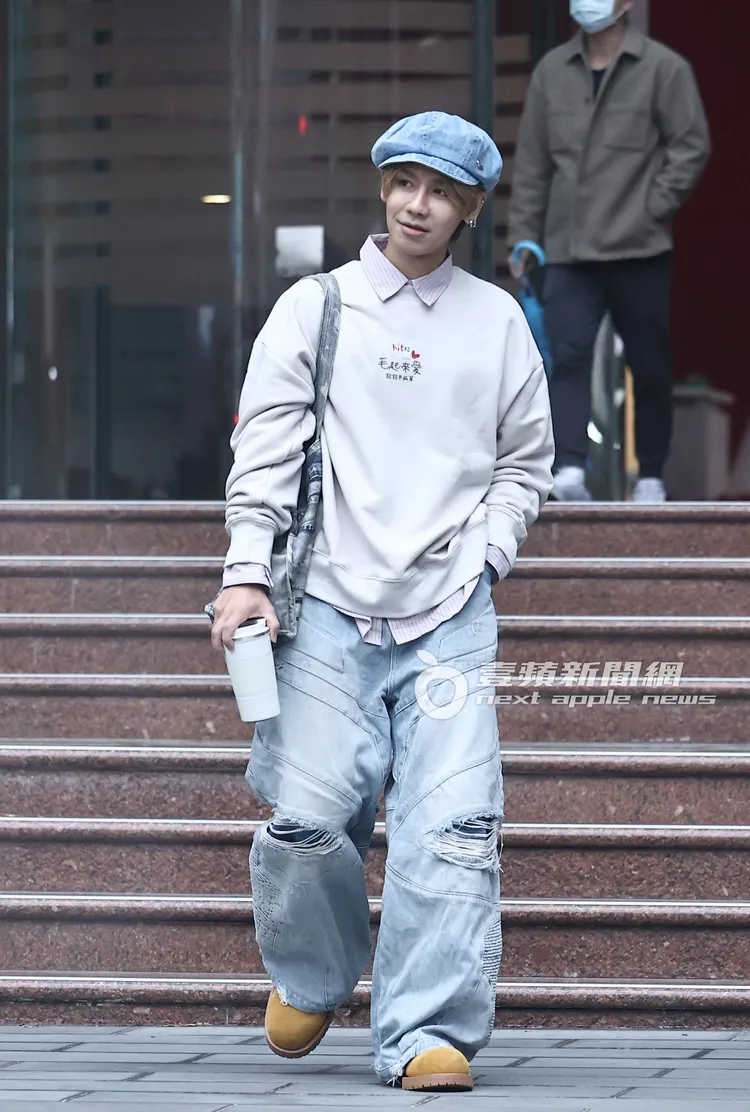 鼓鼓參加完Hit Fm 2025毛起來愛記者會後，準備與助理離開現場。特勤中心攝