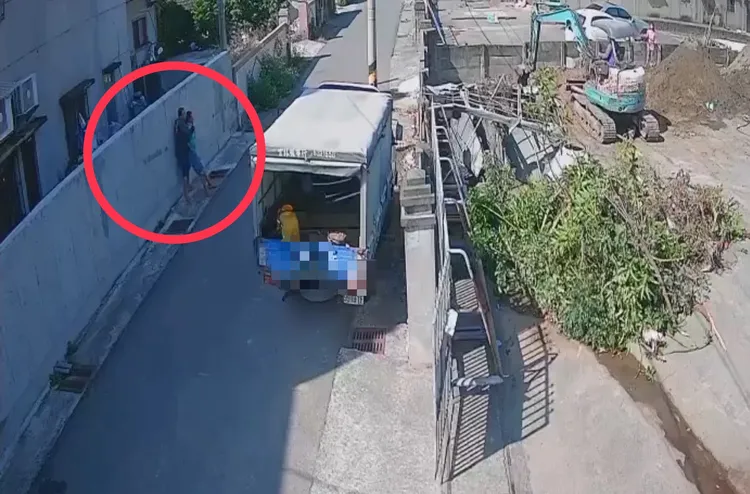 王男在陳男家門外等候，陳男一開車回家就上前尋釁。民眾提供