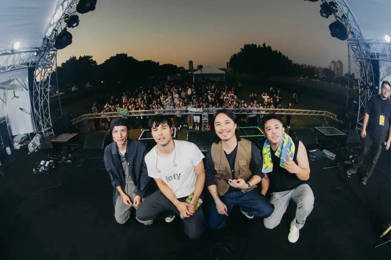 凤小岳领军的乐团「压克力柿子」，将前进海外音乐节，并进入创作模式，酝酿第1张专辑。乐团祭提供