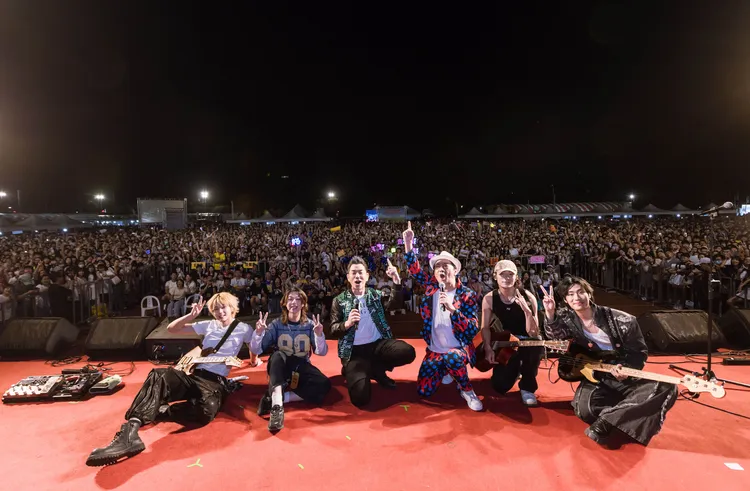 新生代乐团「帕拉斯」与任贤齐同台。