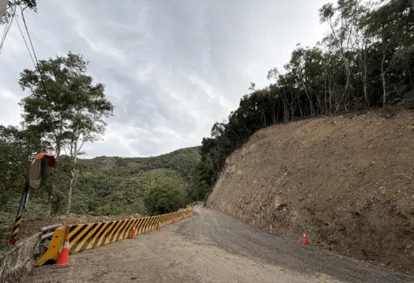 南橫仍有多處路段修復中。南工局提供