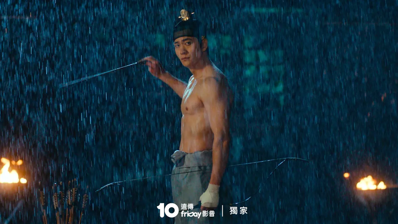 姜泰伍为了裸上身戏，特地去重训操肌。friDay影音提供