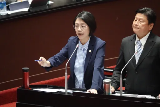 助理费修法炸锅！翁晓玲喊「既有权益不变」：除非助理自认不够优秀