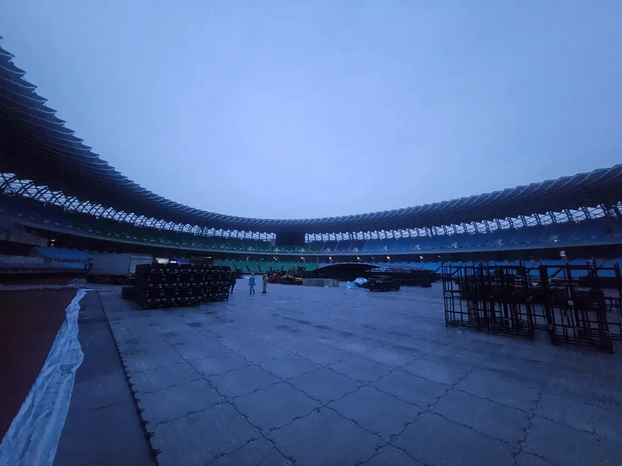 AAA總製作人貼出進場搭建舞台的照片。翻攝文完植Threads