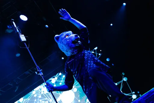 《鬼滅之刃》響起全場超嗨！日本人氣樂團回歸台北開唱　開吃熱炒台啤滷肉飯