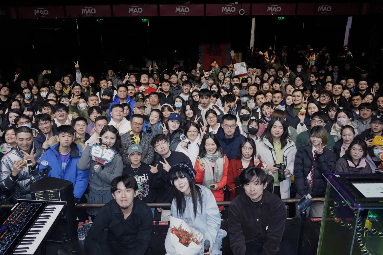 白安「路边野餐」巡演北京场。相信音乐提供