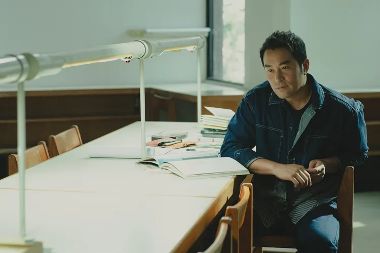 《深度安靜》釋出關鍵邂逅場景片段，張孝全無聲勝有聲的即興演出，讓角色情感自然流露。風起娛樂提供