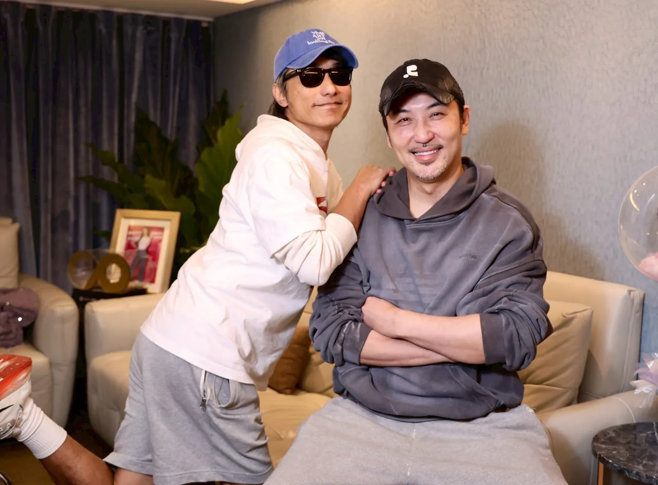 林立书（左）和《整形过后》顾问李进良相处很三八。庄宗达摄