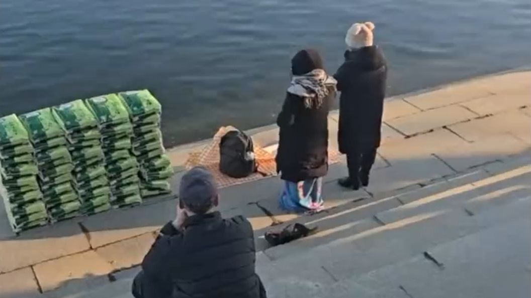 中國奇葩放生白米礦泉水 佛教協會震驚:是折損福報的行為