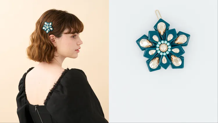 亞歷山卓「聖，誕臻獻」系列晶燦雪片豆扣夾，6800元。品牌提供