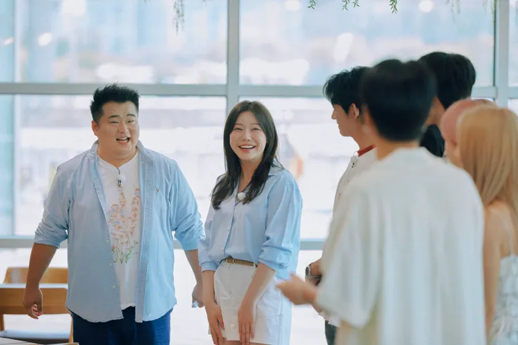 本季新主廚趙序衡（右）。客家電視台提供