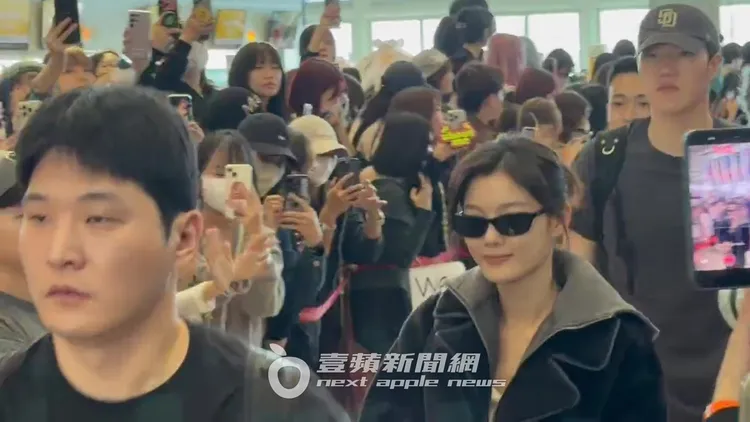 金裕貞戴著墨鏡。特勤中心攝