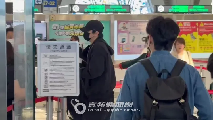 李浚赫全身包緊緊，低調入關。特勤中心攝