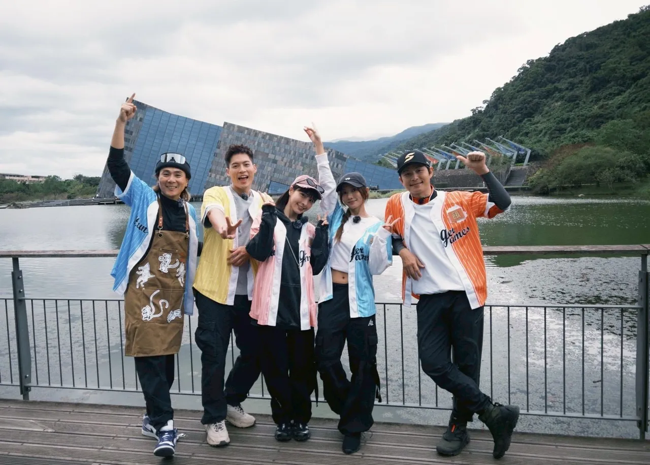 峮峮将从《饥饿游戏》毕业　制作单位自责：让她承受不必要的误解