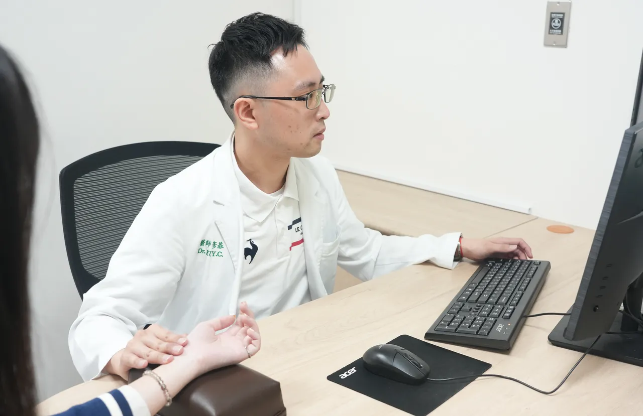 国中女反复腹痛送急诊！1年半找呒原因　中医揭：肝气卡住