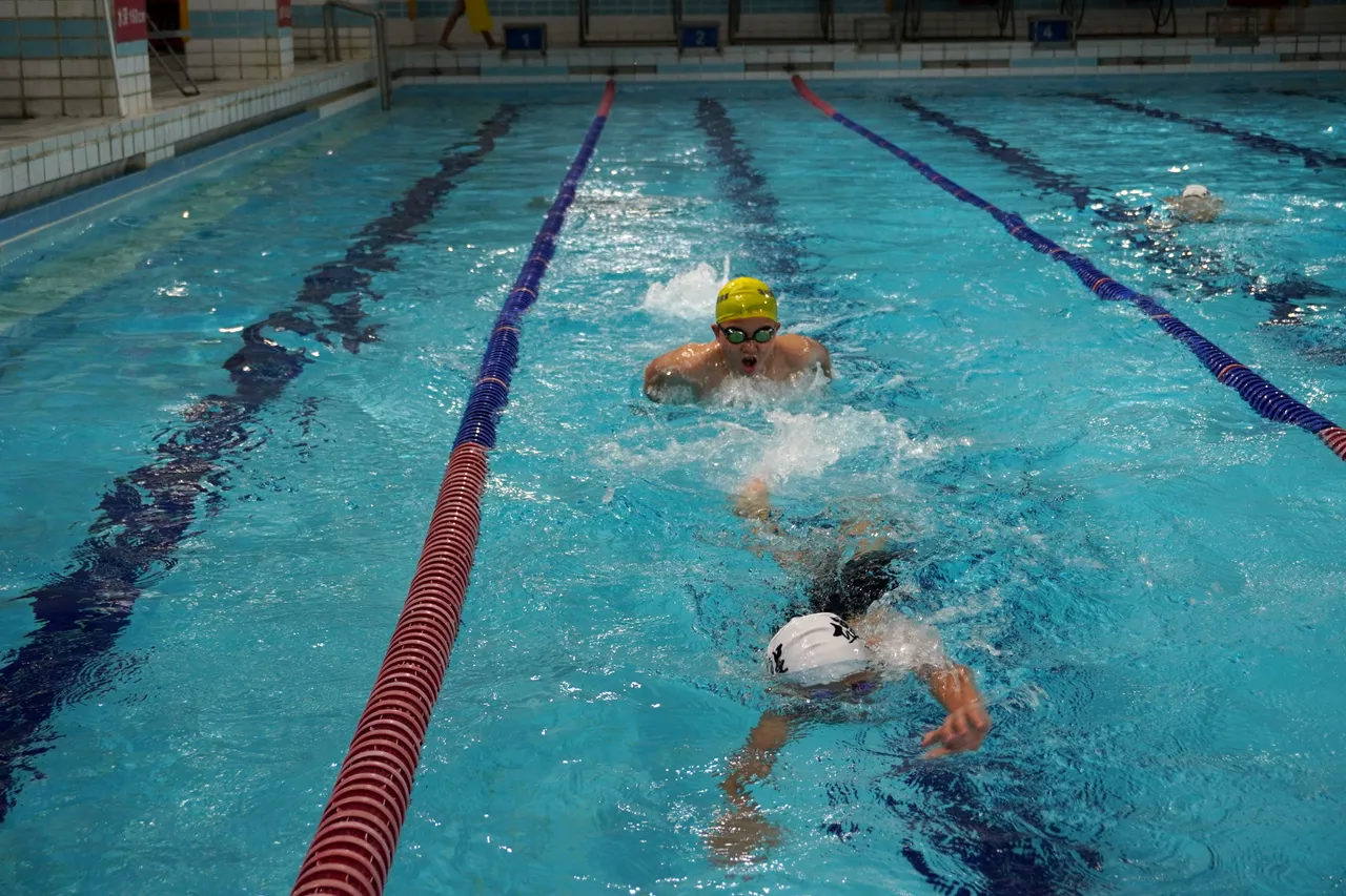 嘉义游泳教练是淫狼！强迫女学生脱衣拍裸照　检警吁被害人出面举报