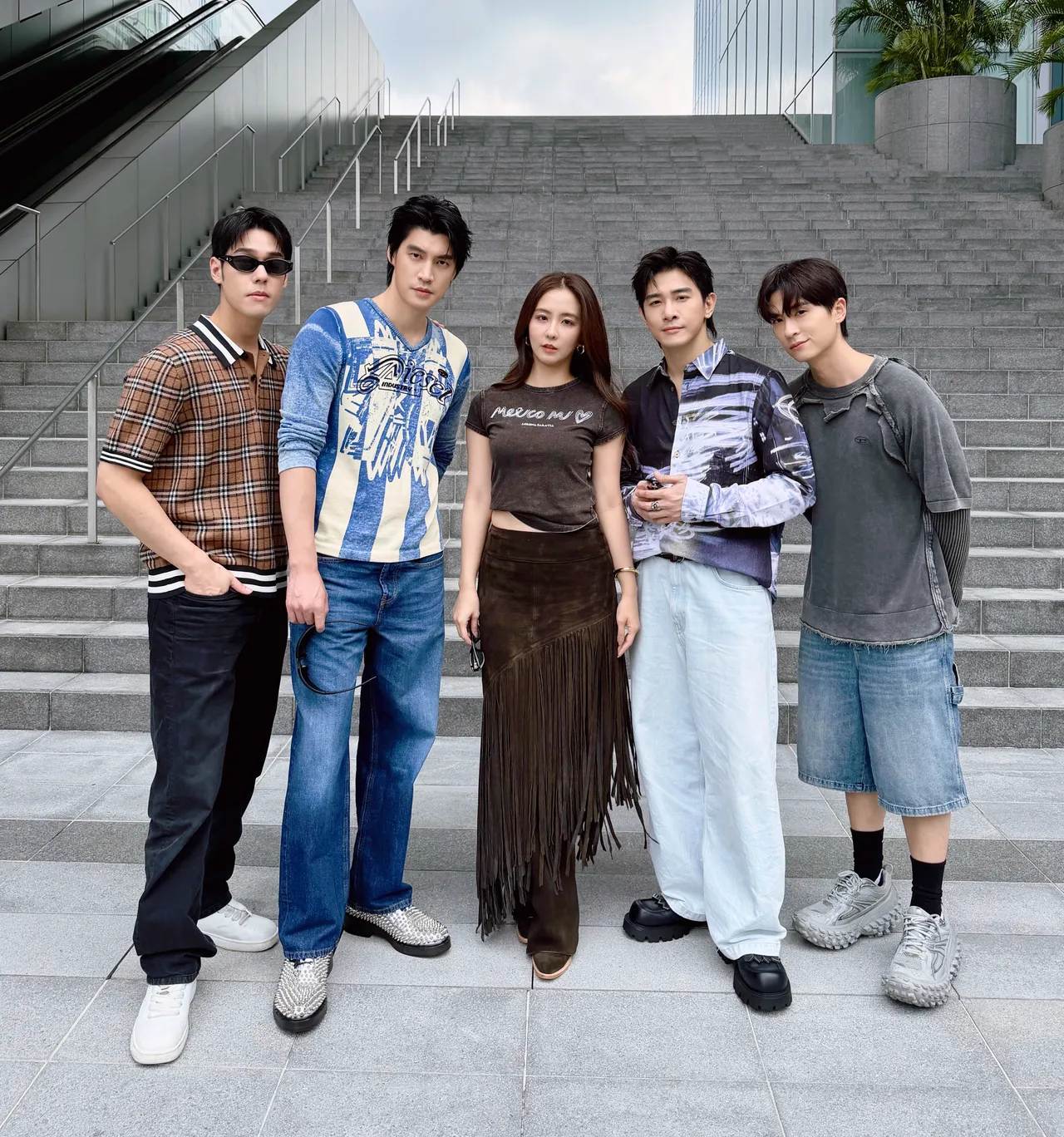 周予天（左起）、罗宏正、周晓涵、张立昂、石知田。KC GLOBAL MEDIA ASIA提供