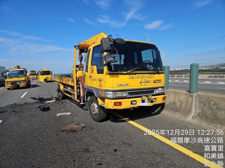 這起事故造成後方回堵2公里，1個多小時後才恢復。民眾提供