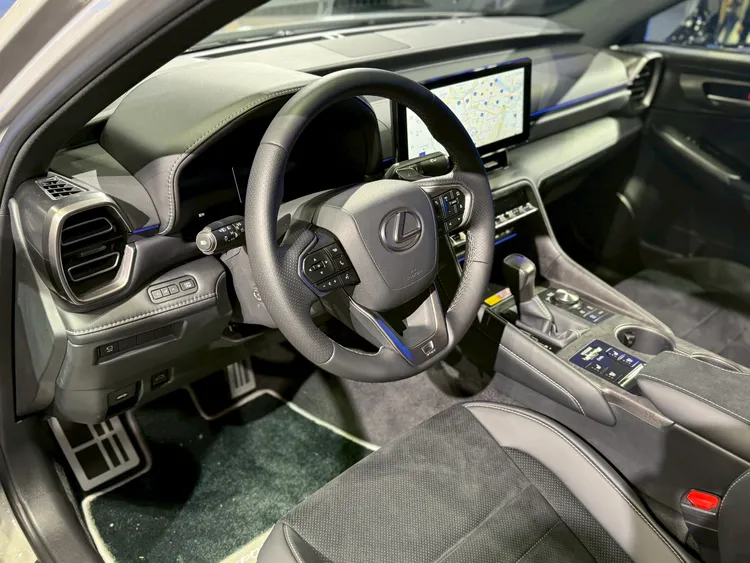 座艙導入12.3吋中控觸控螢幕與12.3吋全數位儀表板，資訊顯示更加直覺清晰。林浩昇攝