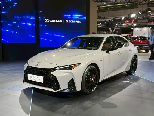 【2026 台北車展】IS小改款、ES大改款雙車領銜　Lexus 車展全面揭示新世代駕馭藍圖