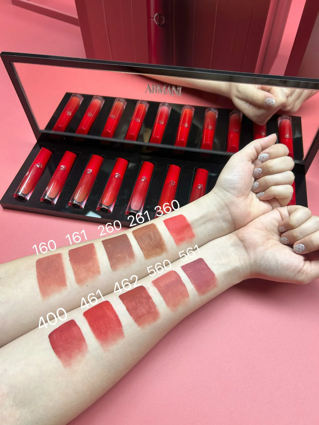 Armani奢华柔纱订制唇露，各1650元。品牌提供