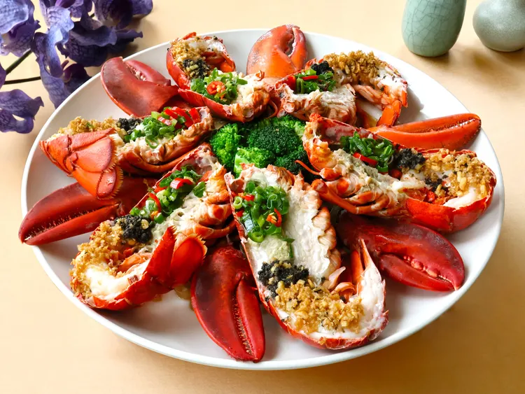 2026單品年菜外帶松露金銀蒜活波龍。日月千禧提供