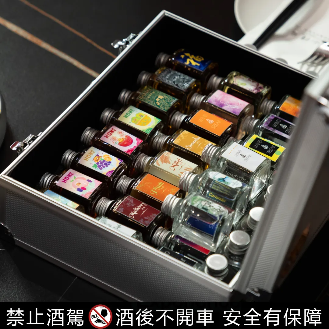 东太阳制酒除了以台湾在地的刺葱、荖叶、桂花与桑葚做为原料之外，也持续不断在尝试台湾在地各种可能性。业者提供