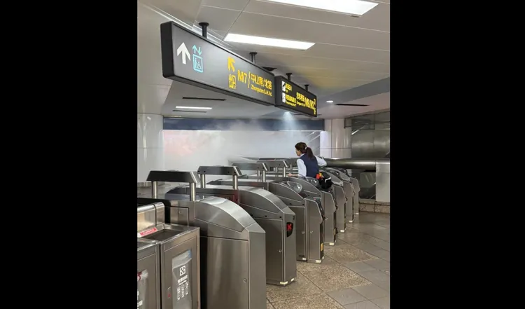 現場煙霧瀰漫。翻攝自7huuma