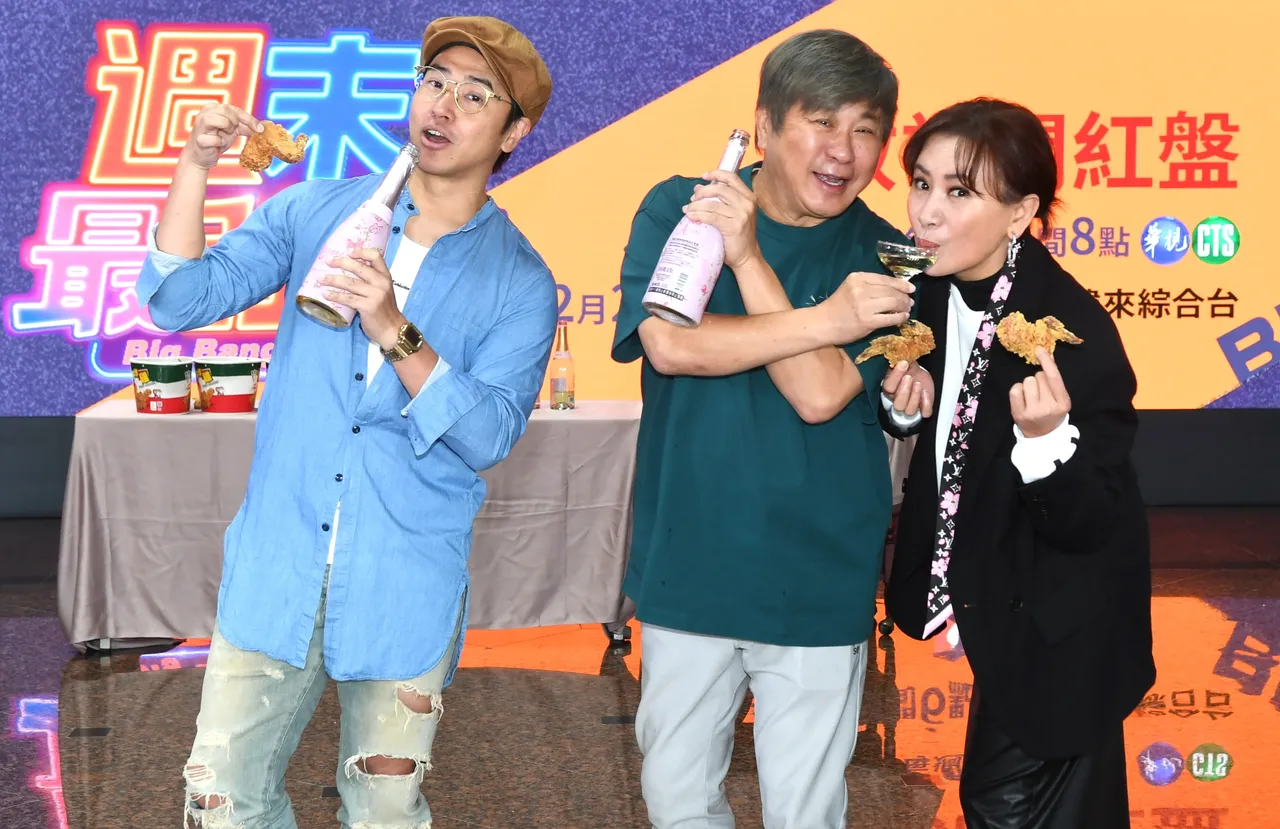 （左起）欧弟、胡瓜、陈亚兰。华视提供