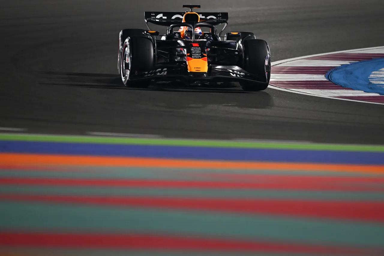 面對極具挑戰性的卡達賽道，Max Verstappen開賽就搶佔第二位，上演精彩的一戰。Red Bull提供