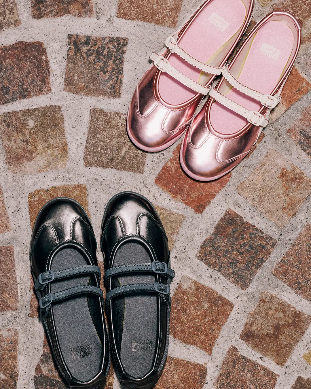 色彩运用上以金属光大玩Y3K未来主义。品牌提供