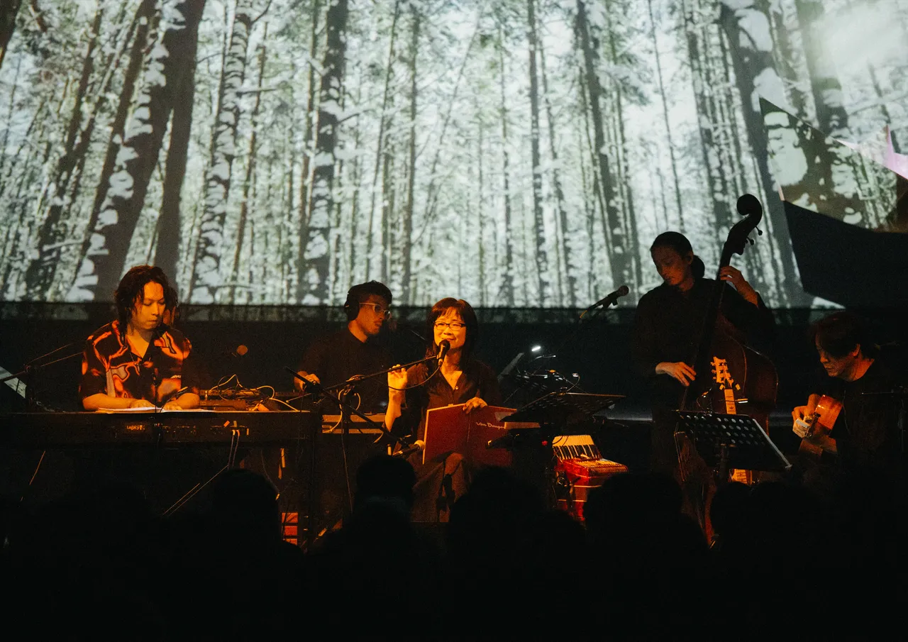 雷光夏开唱，以全新编制「组团回归」。Legacy提供