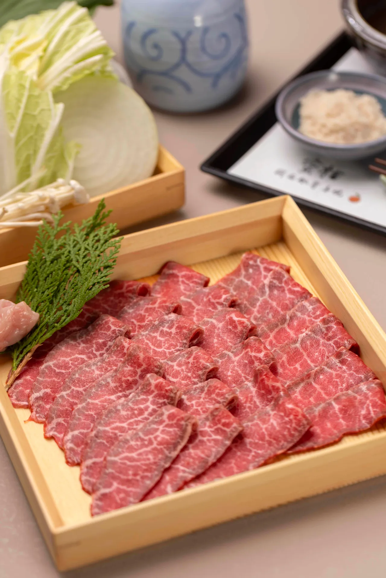 欢庆蜜柑第一间门市开幕，推出688元A5小菲力套餐，口感软嫩，数量有限售完为止。业者提供