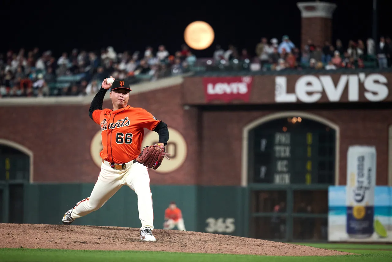 邓恺威今年在大联盟拿到胜投。路透