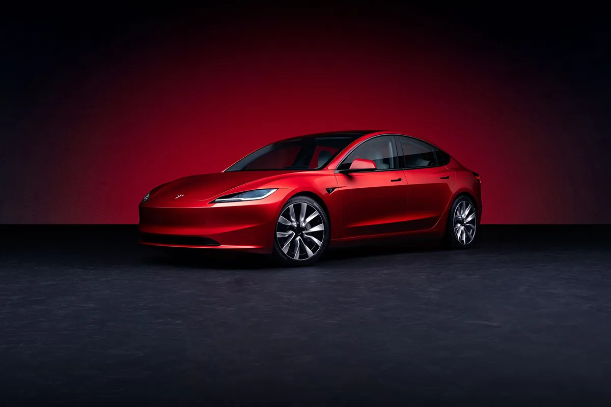 改款后的 Model 3 在隔音、座舱质感、续航效率等面向都大幅进化，成功吸引原本因舒适性或空间犹豫的买家回流。它不再只是科技爱好者的玩具，而是一款一般家庭也愿意接受的中型纯电房车。厂商提供