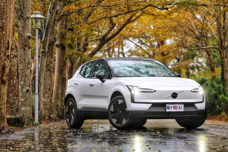 EX30 成為許多「想試電動車，但不想花太多、也不想踩雷」家庭用戶的首選。緊湊車身、大膽設計、北歐質感以及具吸引力的售價，使它在市場上取得最佳平衡點。廠商提供