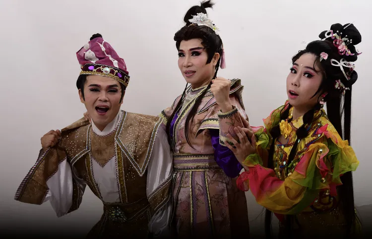 台湾动物紧急救援小组携手昭锦歌仔戏坊，共同推出生命教育主题戏剧。翻摄画面