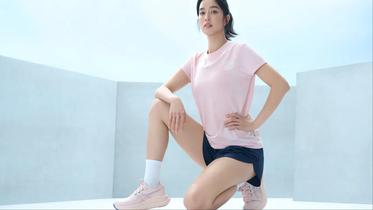 陳庭妮演繹ASICS全新頂級緩震跑鞋GEL-NIMBUS 28。品牌提供