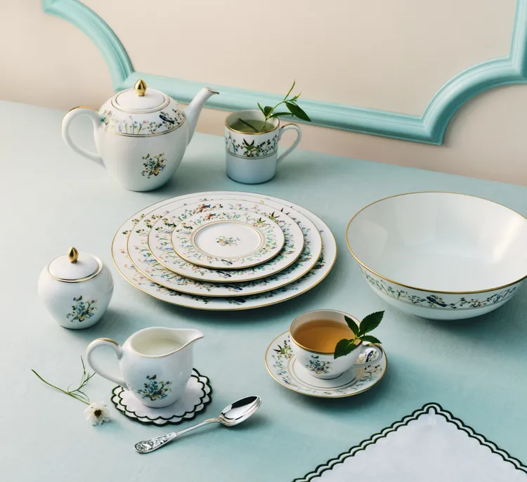 Tiffany Jardin下午茶茶壺與杯碗盤。品牌提供