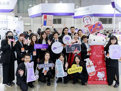 明基健康生活 Injoyyi CICA 彩妆上市　AI 幸福观测站亮相医疗科技展