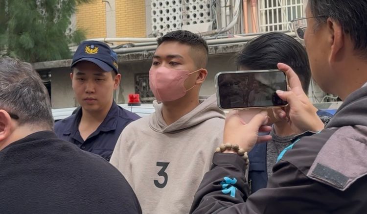 雙煞伏擊天道盟「黑狗」!義子復仇斷人腳筋 移送畫面曝光