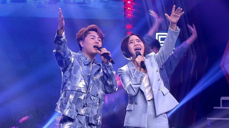 陳孟賢（左）、于美人互動。三立提供